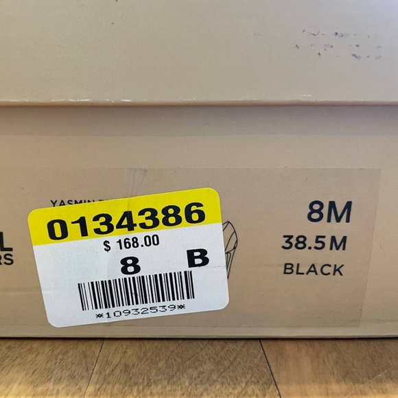 Michael Kors - Black Heels Size 8 - Picture 3 of 4